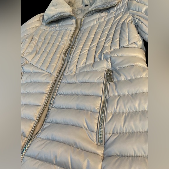 Guess Quilted Puffer Silver Jacket Fur Lined - Picture 5 of 16